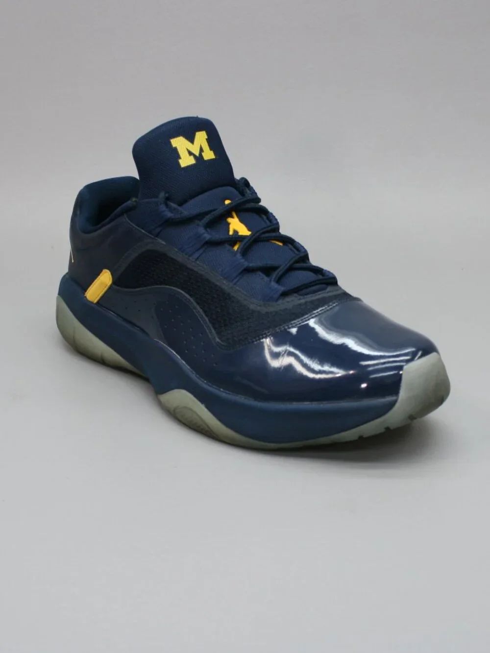Air Jordan 11 Men 13 Nike CMFT Low Michigan Player Issued PE Sneakers DM8767-147